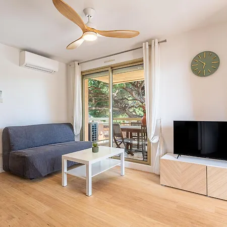 Les Regates-8 By Interhome 히에레